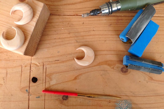 白い月。黒い月。