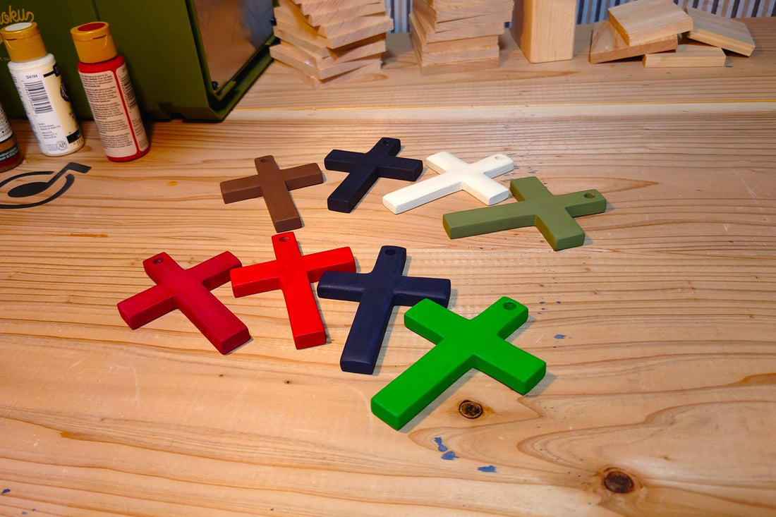「木で大きくてカラフルな十字架を作って！」